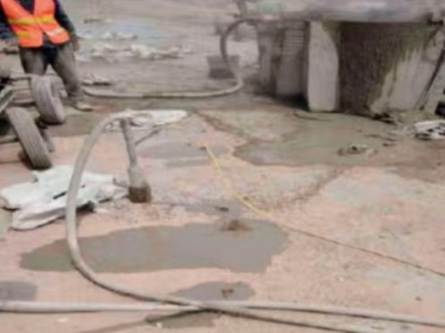 吴忠水泥混凝土路面板底注浆技术 路面脱空注浆整治方案