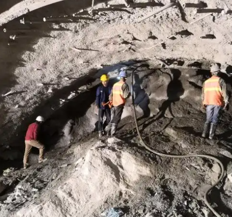 吴忠拱顶带模注浆料的施工流程及注意事项